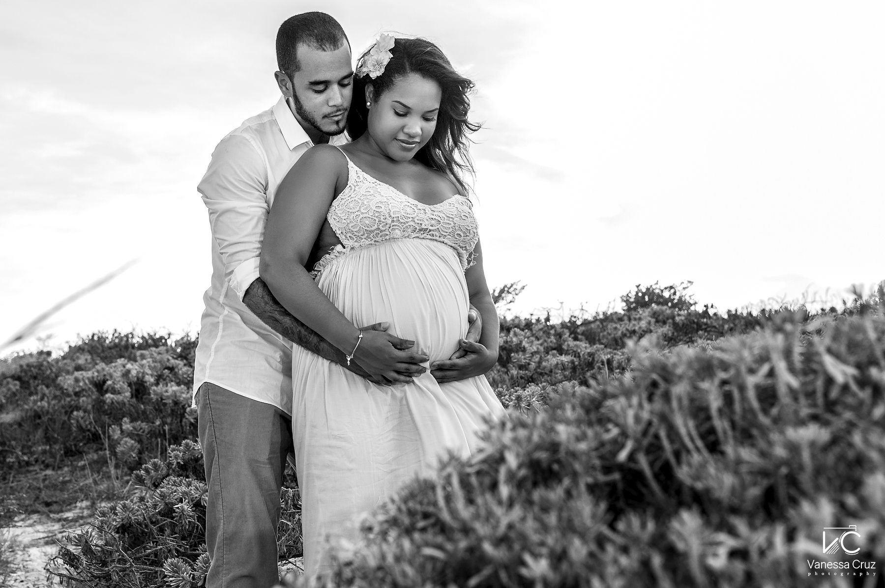 Black and white Maternity Photography Cancun Mexico